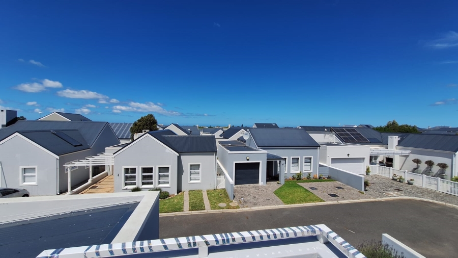 3 Bedroom Property for Sale in Sandbaai Western Cape